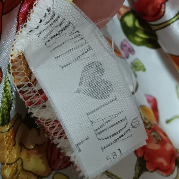 Pretty Lady Pajama Top Size Large Silky Hot Pepper Pattern Attached Bow - Picture 6 of 6